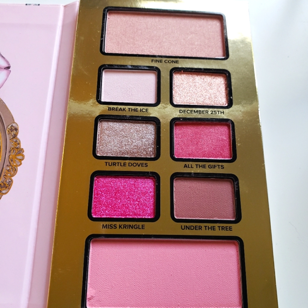 Too Faced Enchanted Wonderland eyeshadow collection - Picture 3 of 13